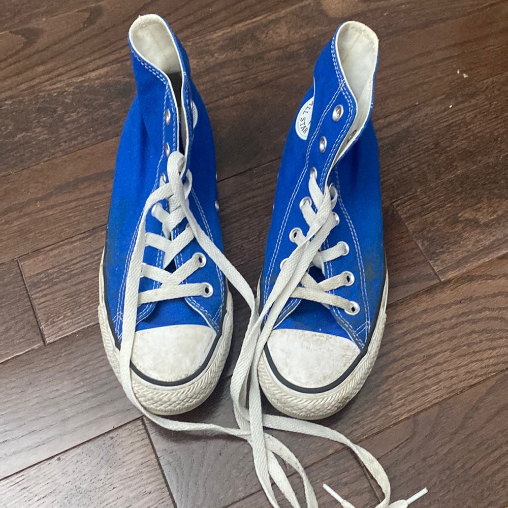 Electric blue converse. Size 7.5
